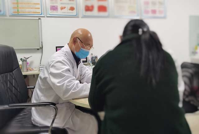 河南省医药院肝病名医携手上海肝病专家联合会诊